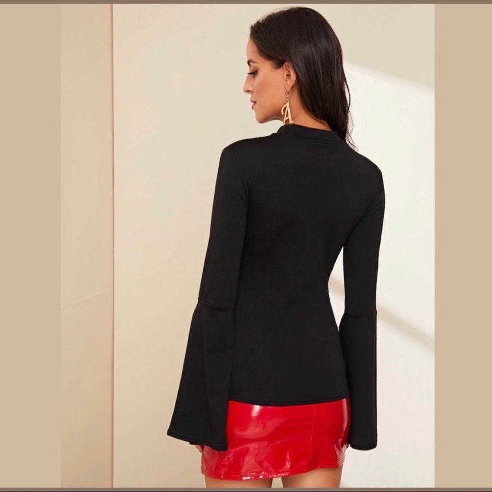 🇺🇸SALE🇺🇸 SIDNEY Black Split Sleeve Fitted Top! - Picture 5 of 6